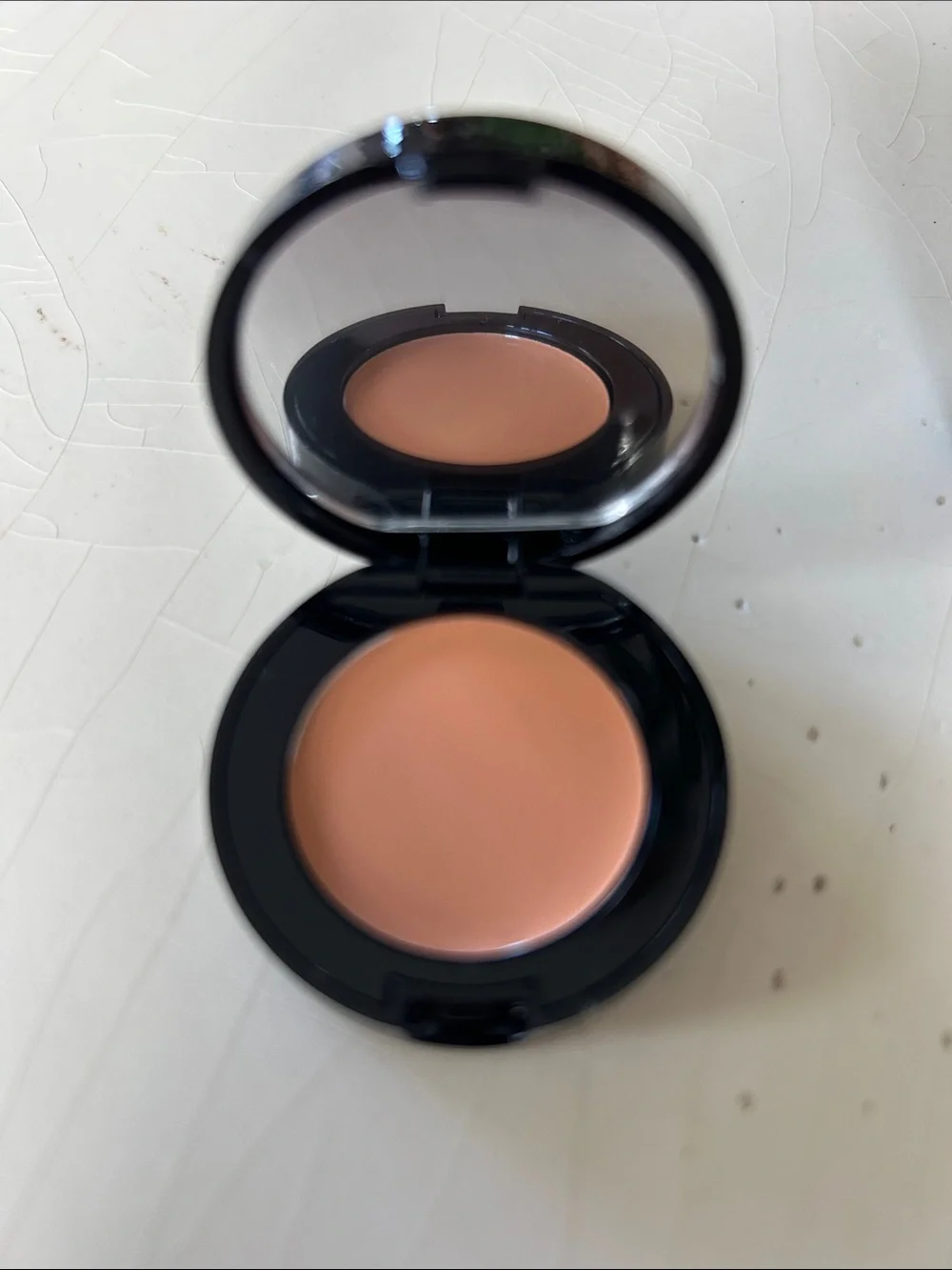 New Bobbi Brown Corrector Peach 0.05 OZ
